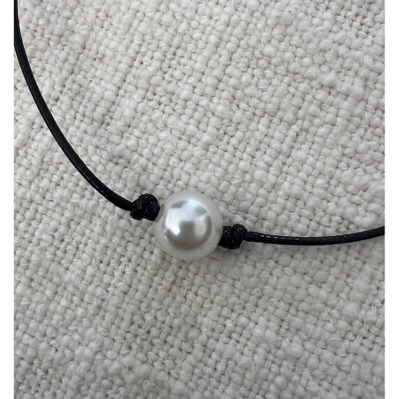 Plunder Single Pearl Choker Necklace Adjustable - Picture 4 of 4